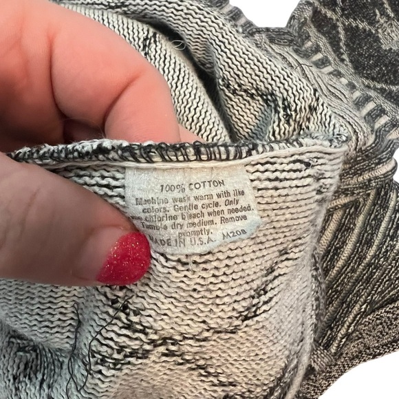 Vintage Men’s Black & Gray Geometric Knit Cardigan Sweater USA Made - Picture 5 of 5